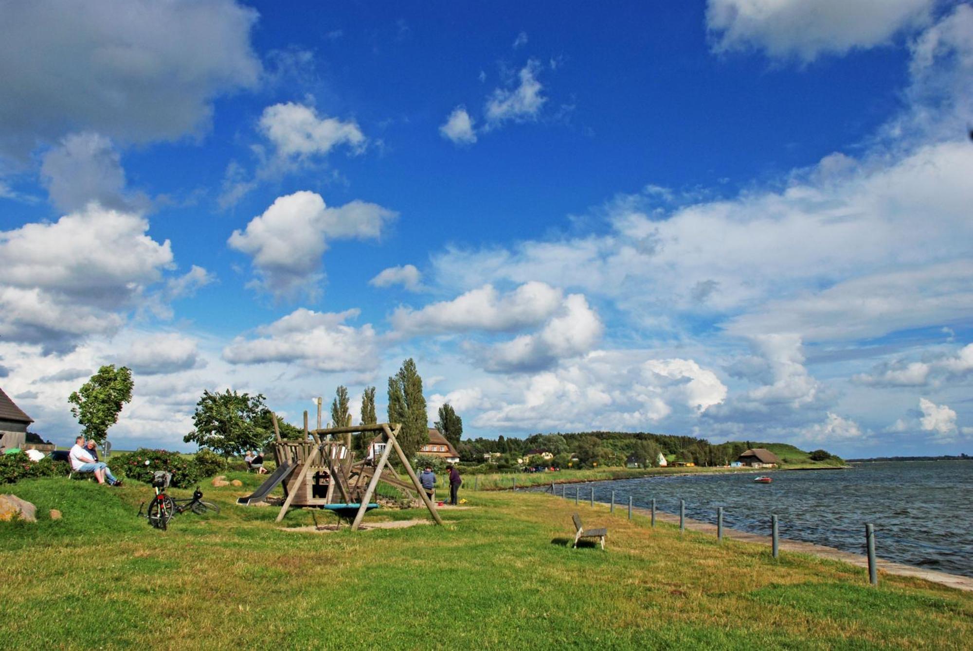 Ferienwohnungen An Der Hagenschen Middelhagen Luaran gambar