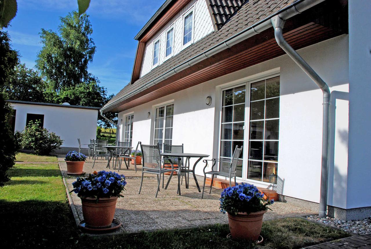 Ferienwohnungen An Der Hagenschen Middelhagen Luaran gambar